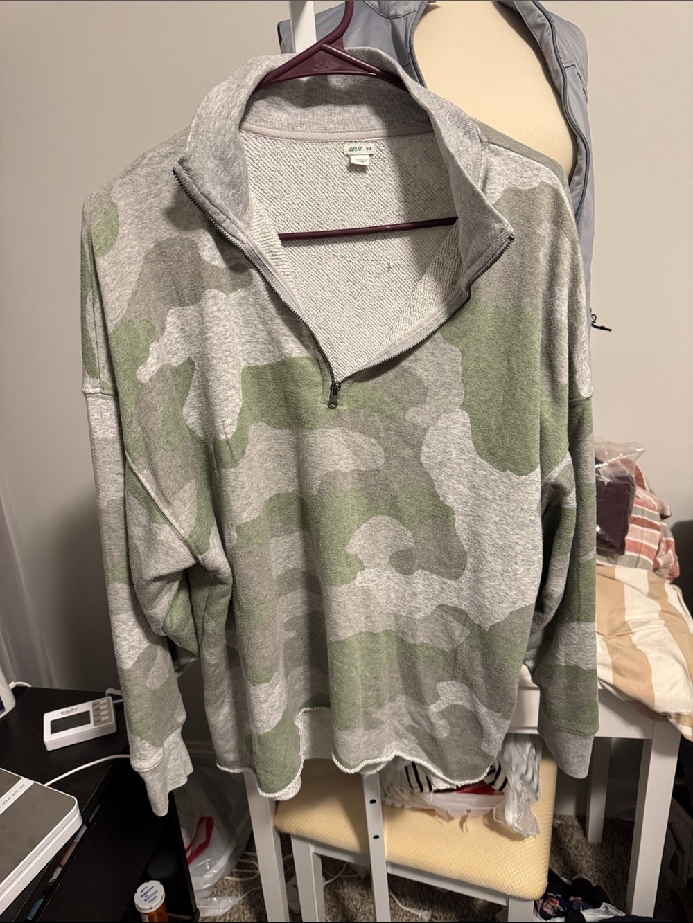 aerie Light Gray Textured Sweatshirt with Green Logo Tag
